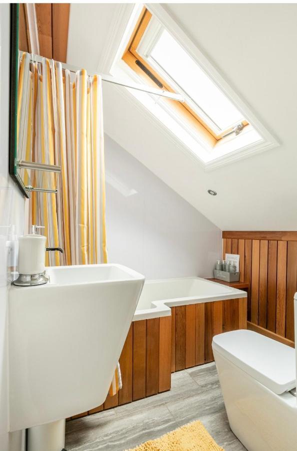 Pierremont En-Suite Rooms บรอดสแตร์ส ภายนอก รูปภาพ