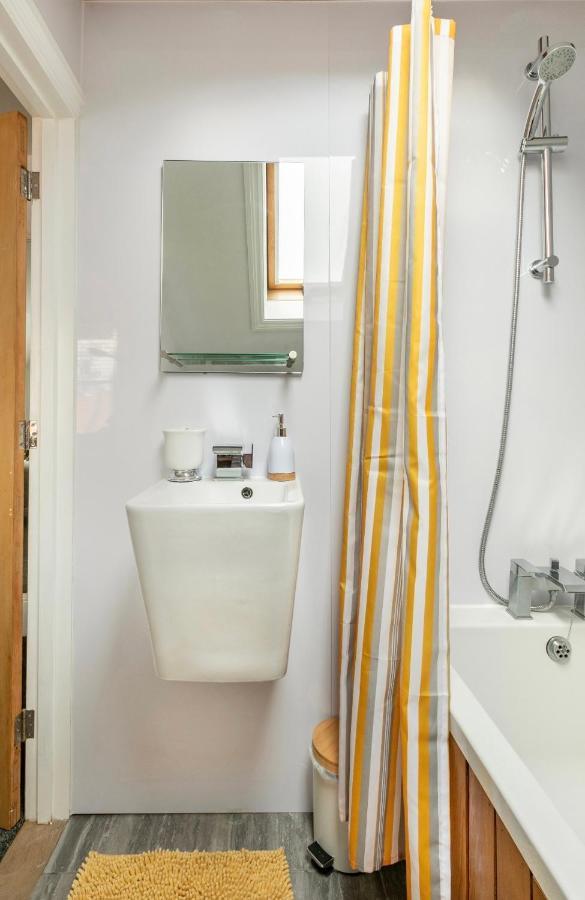 Pierremont En-Suite Rooms บรอดสแตร์ส ภายนอก รูปภาพ